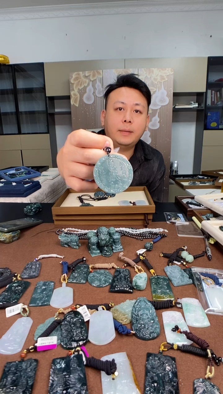 颈饰未镶嵌翡翠多样性发其一