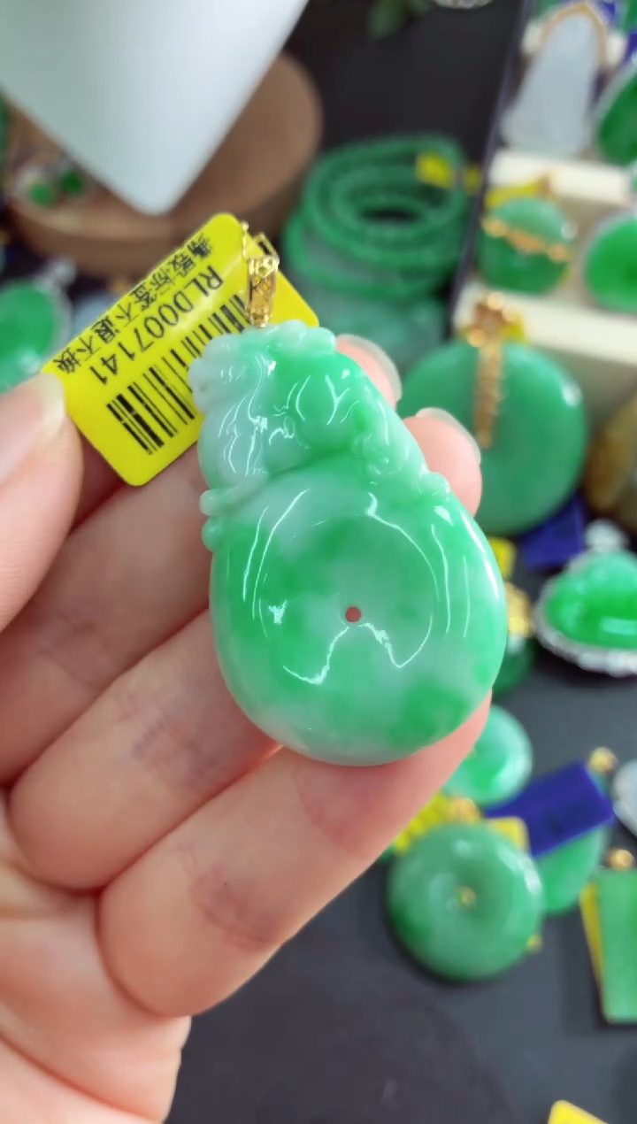 吊坠(不含链)18K金镶嵌翡翠挂件