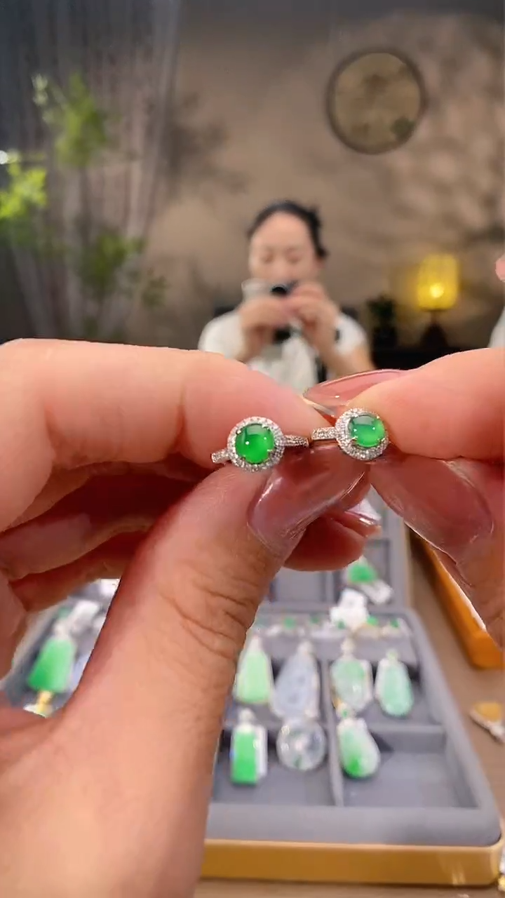 吊坠(不含链)18K金镶嵌翡翠耳饰一对