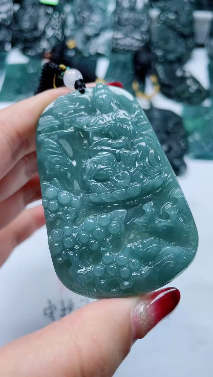 【闪购商品】翡翠颈饰未镶嵌            