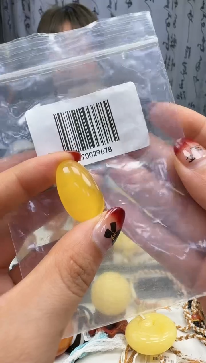 裸石琥珀未镶嵌如图