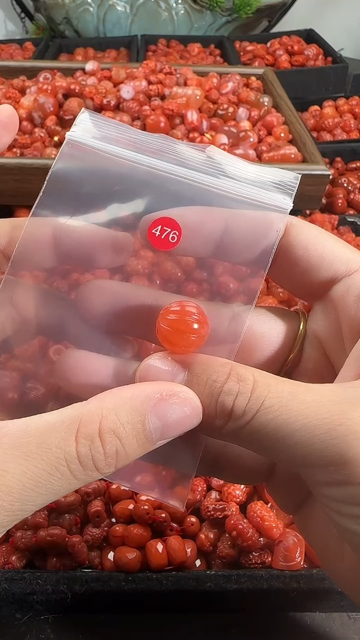 颈饰未镶嵌南红玛瑙1