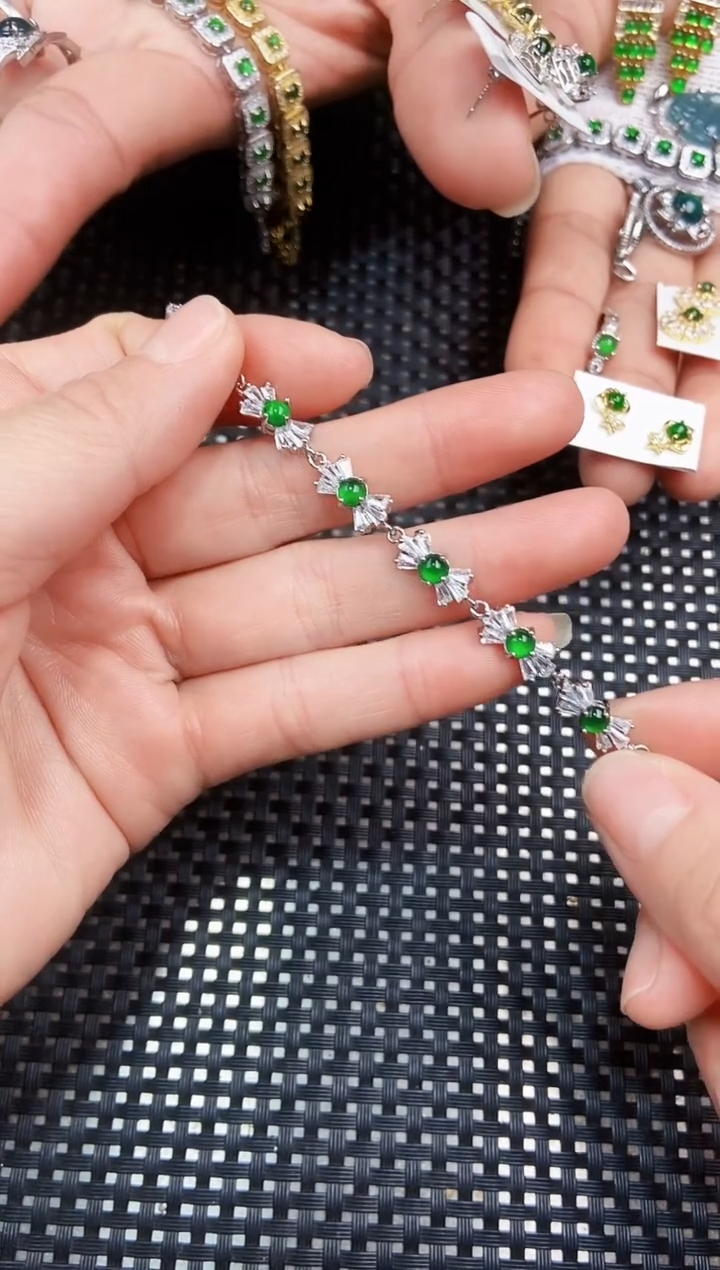 【闪购商品】翡翠手链未镶嵌111111111