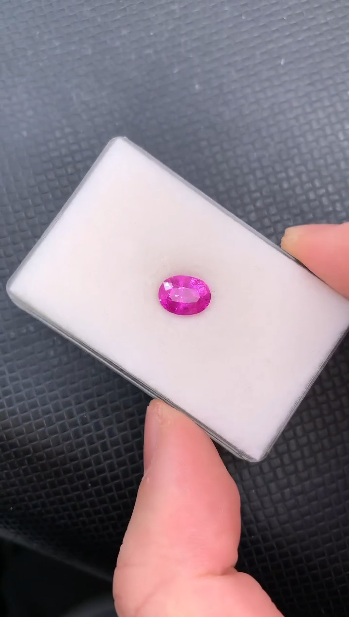 【闪购商品】蓝宝石裸石未镶嵌天然热粉色蓝宝石3.09ct