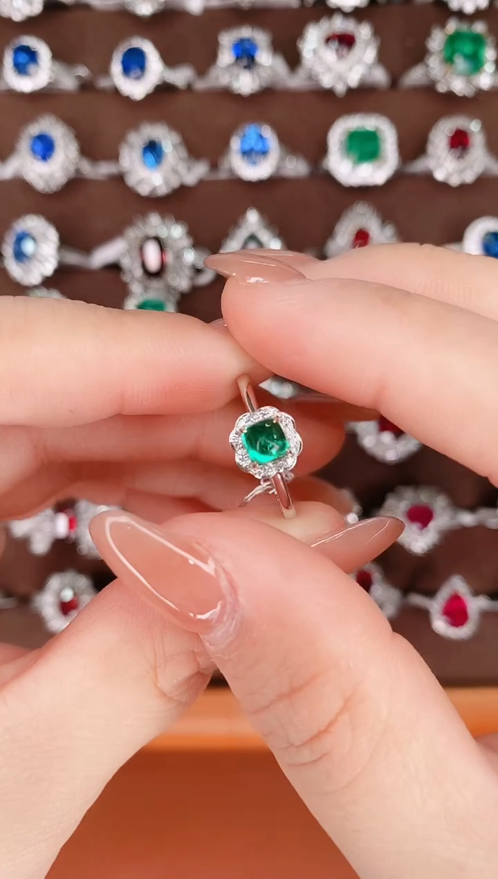 【闪购商品】祖母绿18K金戒指18K金镶嵌-0.62ct