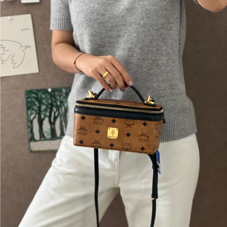 95新 MCM 干邑色拼黑盒子包/EE11708202/8202