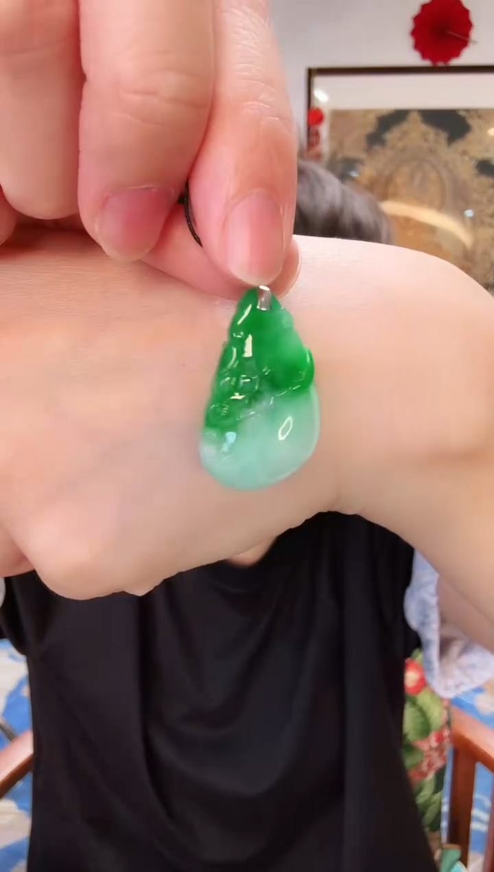 【闪购商品】翡翠颈饰18K金镶嵌吊坠