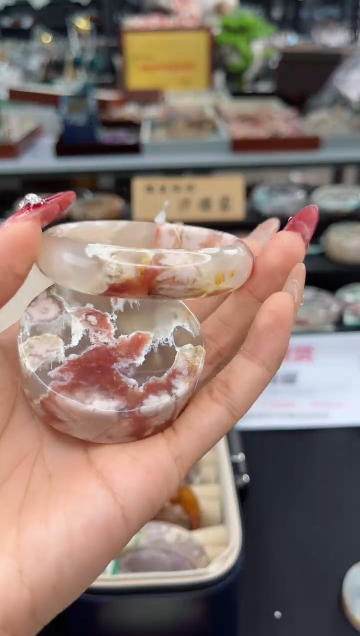 【闪购商品】石英质玉手镯未镶嵌54圈口（赠品镯心）S947524