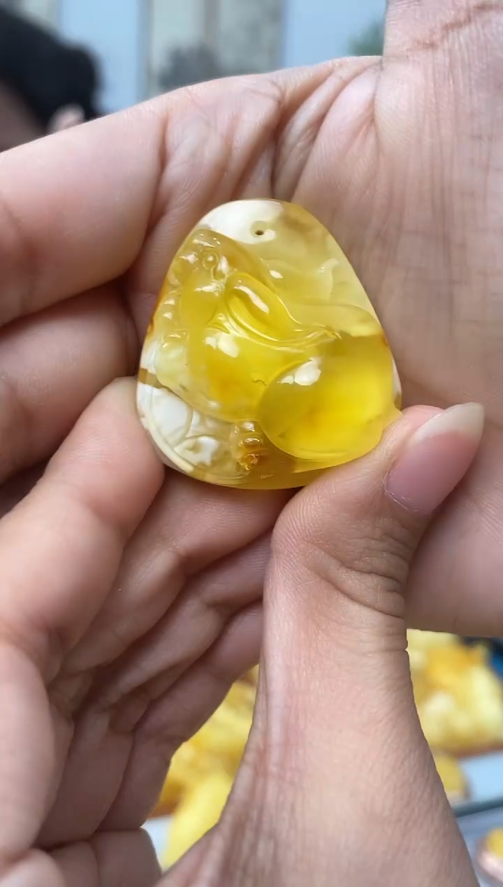 【闪购商品】琥珀裸石未镶嵌天然琥珀蜜蜡雕刻件