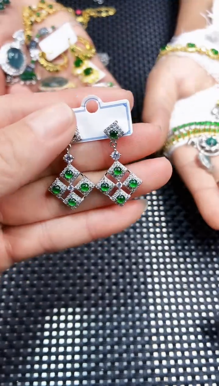 【闪购商品】翡翠耳饰未镶嵌111111111