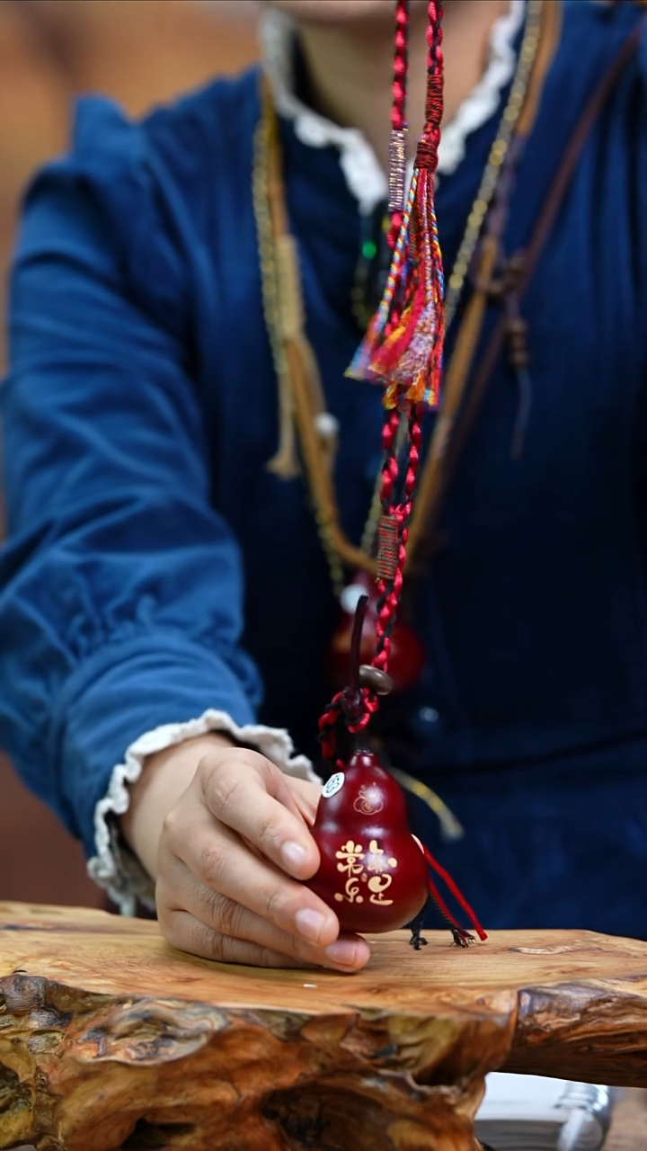 【闪购商品】153—光岳葫脖挂车挂天然大漆手捻小葫芦