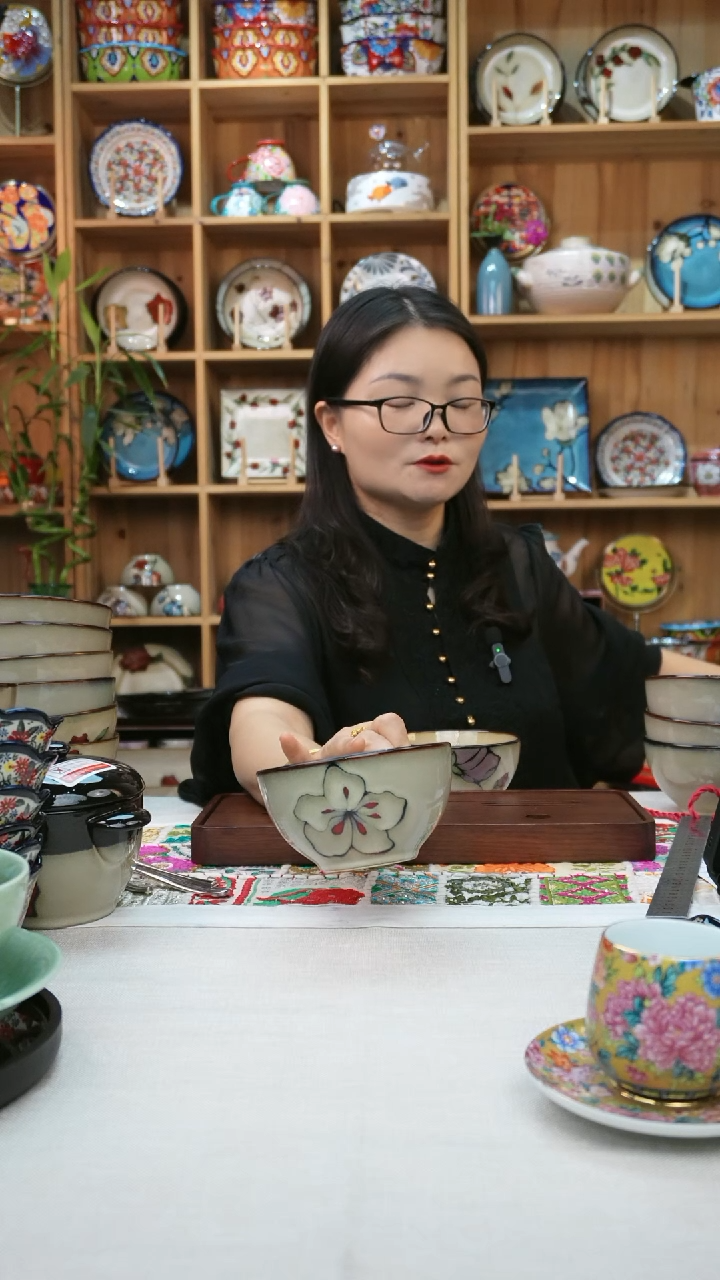 瓷片小可高温陶瓷餐具一组4只米饭碗里面是米色的