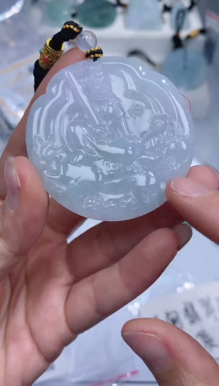 颈饰未镶嵌翡翠吊坠