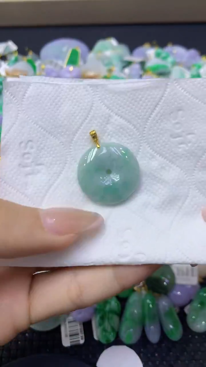 颈饰未镶嵌翡翠天然缅甸翡翠A货