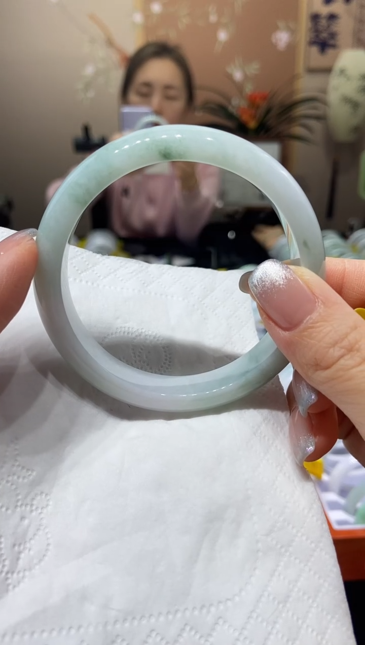 【闪购商品】翡翠手镯未镶嵌59.6圈口