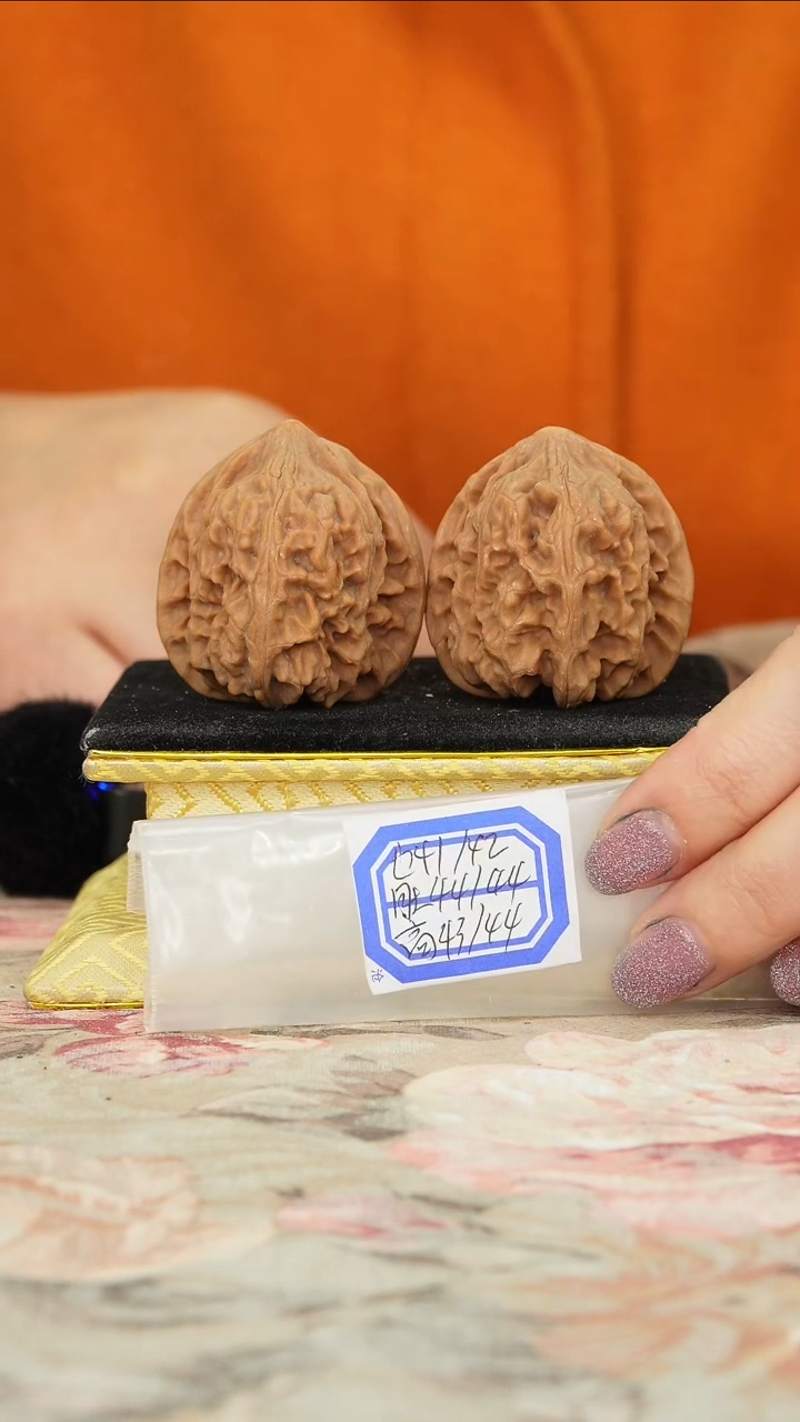 【闪购商品】文玩核桃把件鸡心有修