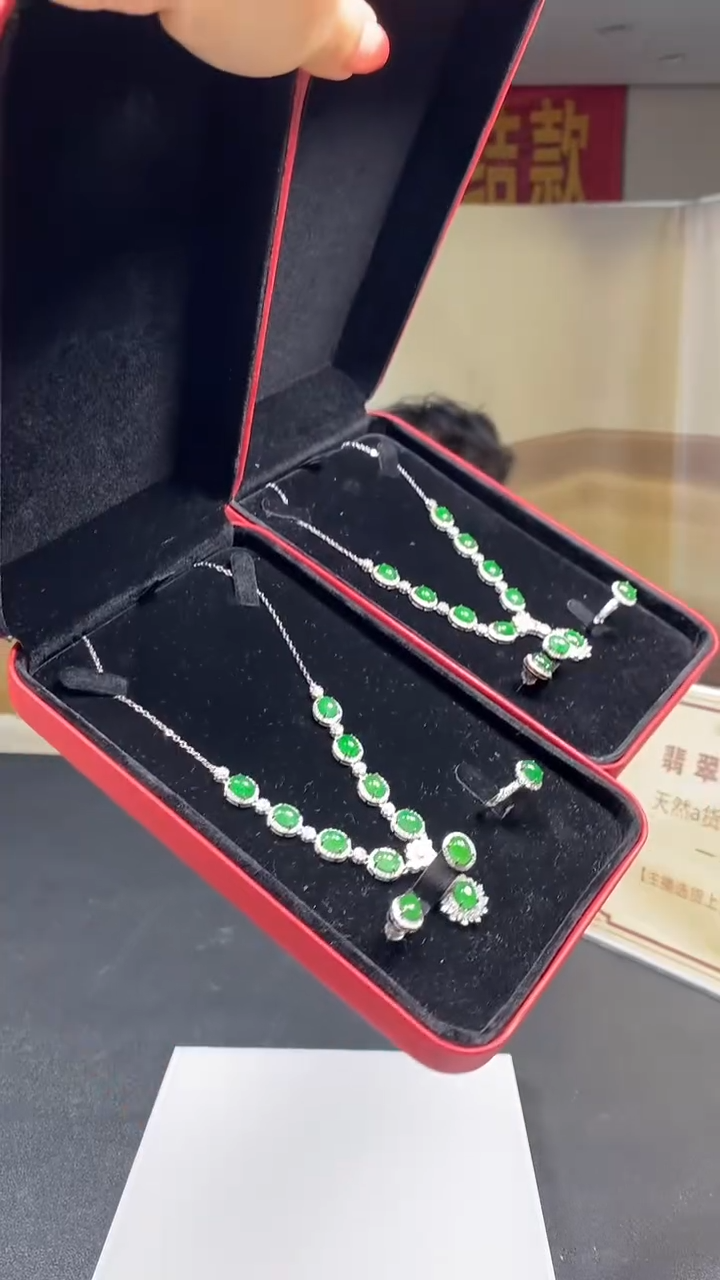 翡翠未镶嵌颈饰多样性发货【只发一套】*q111