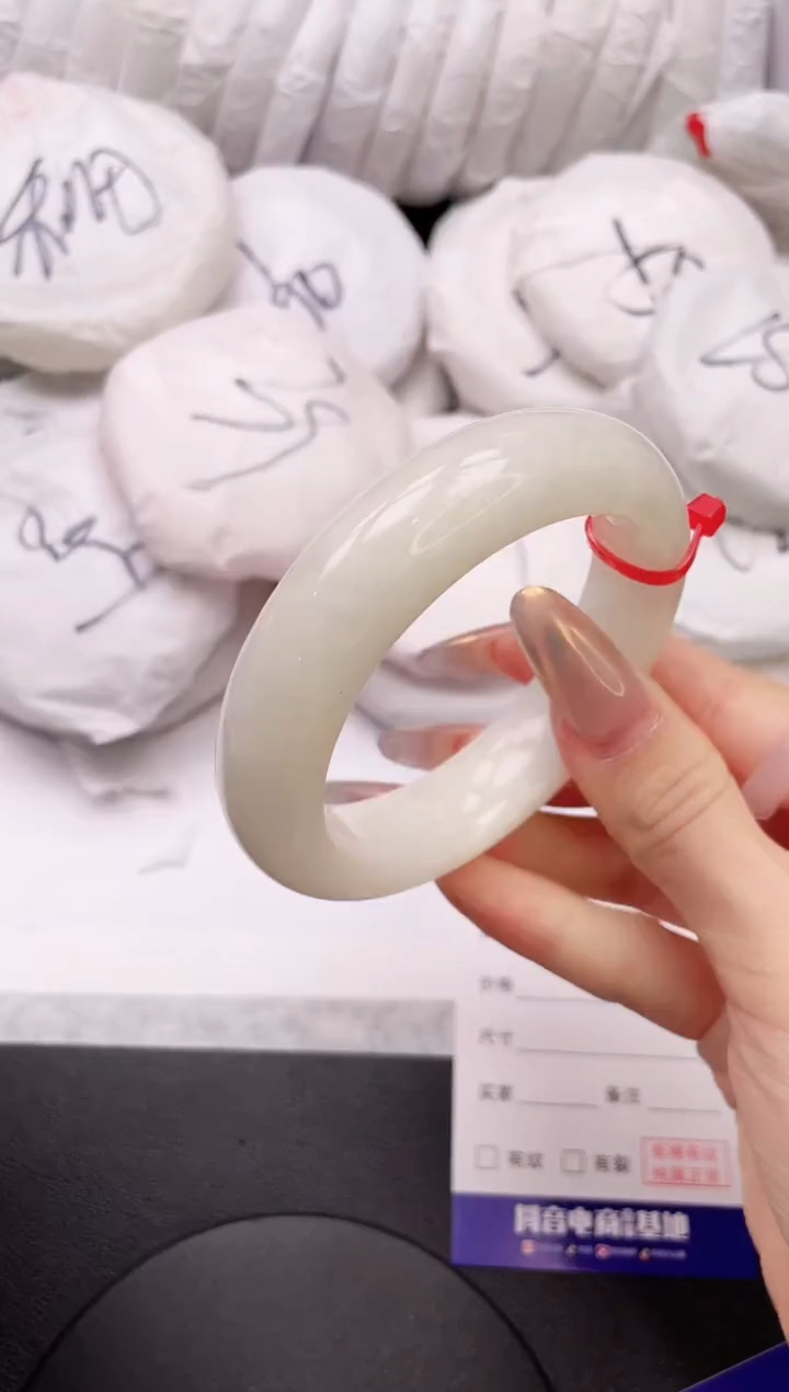 【闪购商品】和田玉手镯未镶嵌26K323-56