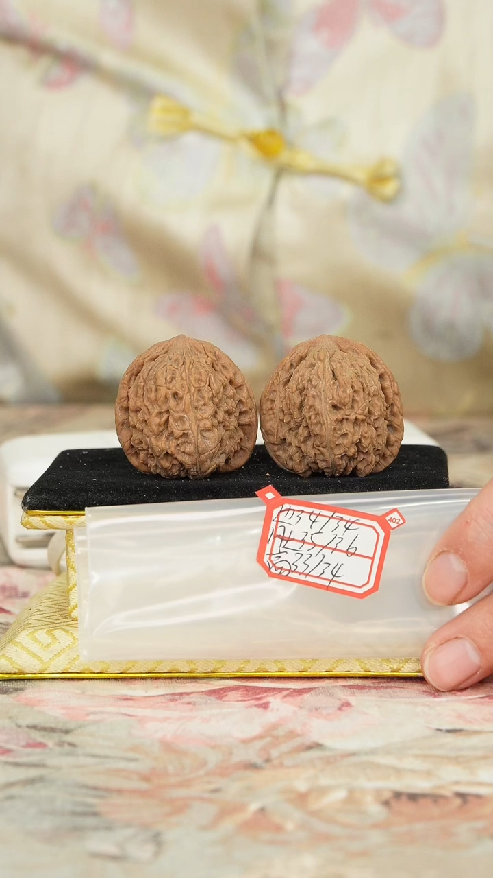 【闪购商品】文玩核桃把件密纹狮子头