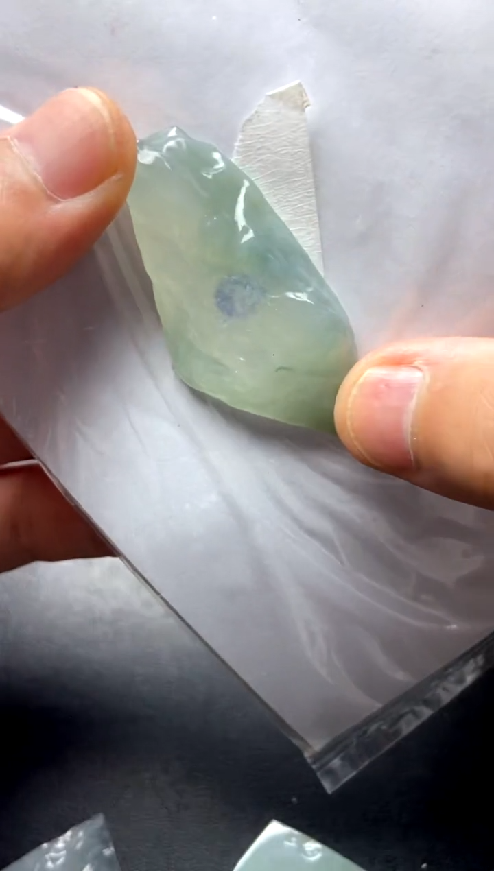 【闪购商品】翡翠颈饰未镶嵌冰种