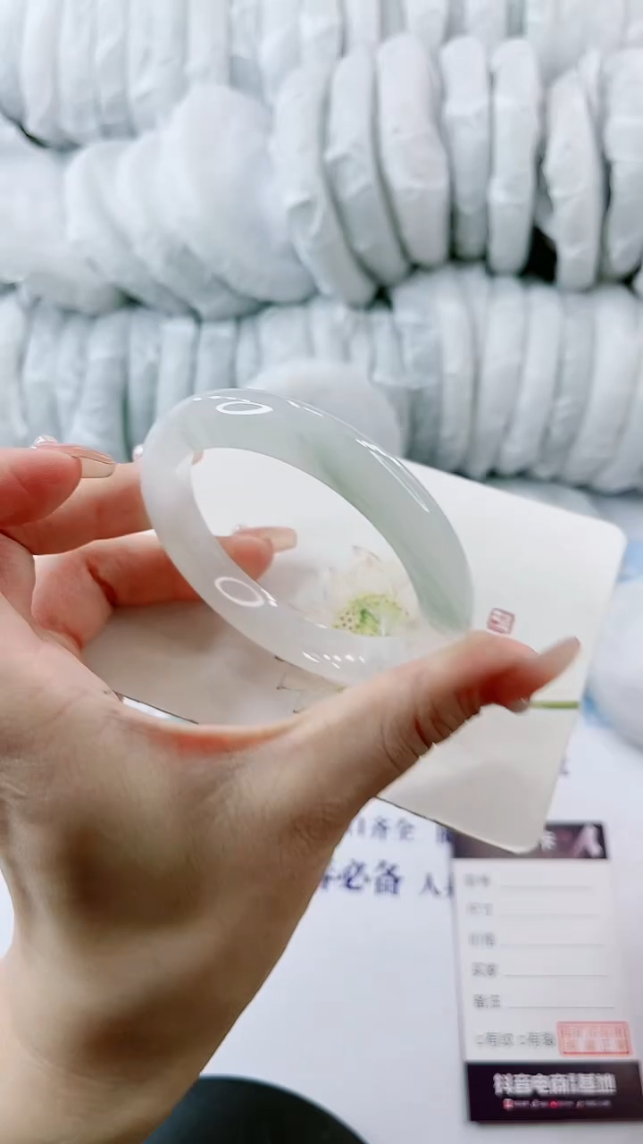 【闪购商品】石英质玉手镯未镶嵌0749991027-多样性发货
