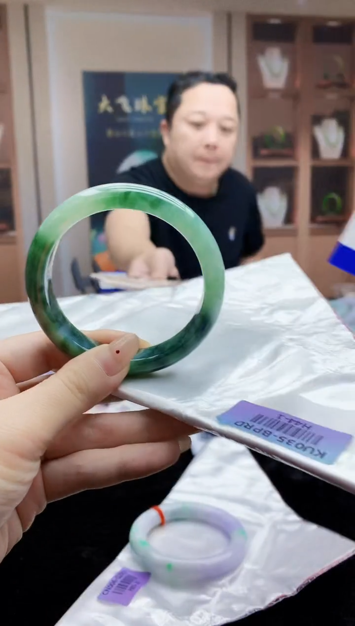 【闪购商品】翡翠手镯未镶嵌    H44-1