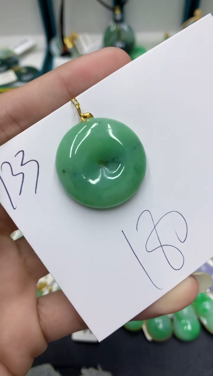 【闪购商品】翡翠颈饰18K金镶嵌翡翠