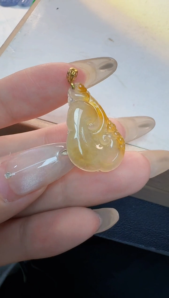 翡翠18K金镶嵌颈饰缅甸天然A货