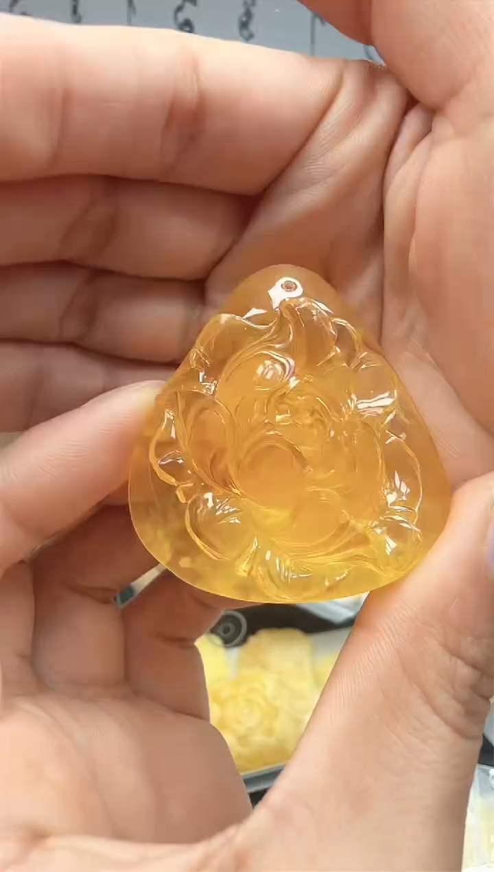 【闪购商品】琥珀裸石未镶嵌挂坠