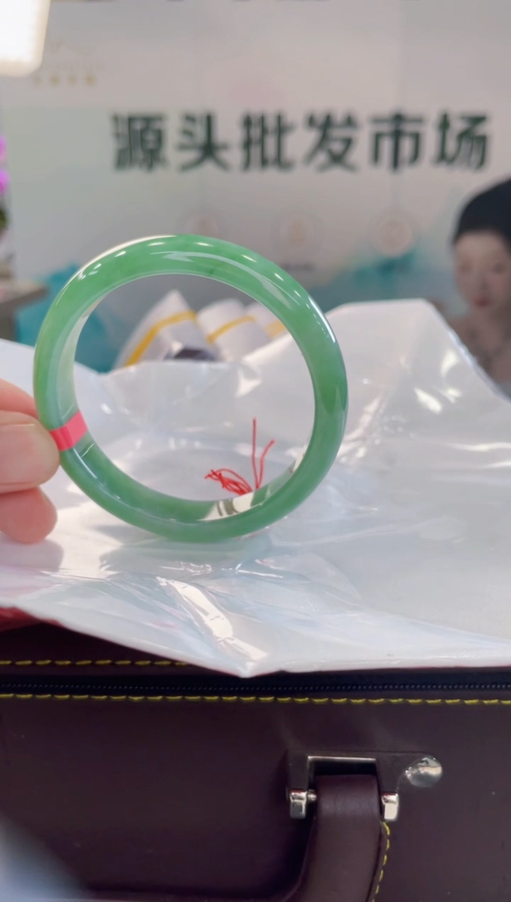 【闪购商品】翡翠手镯未镶嵌手镯