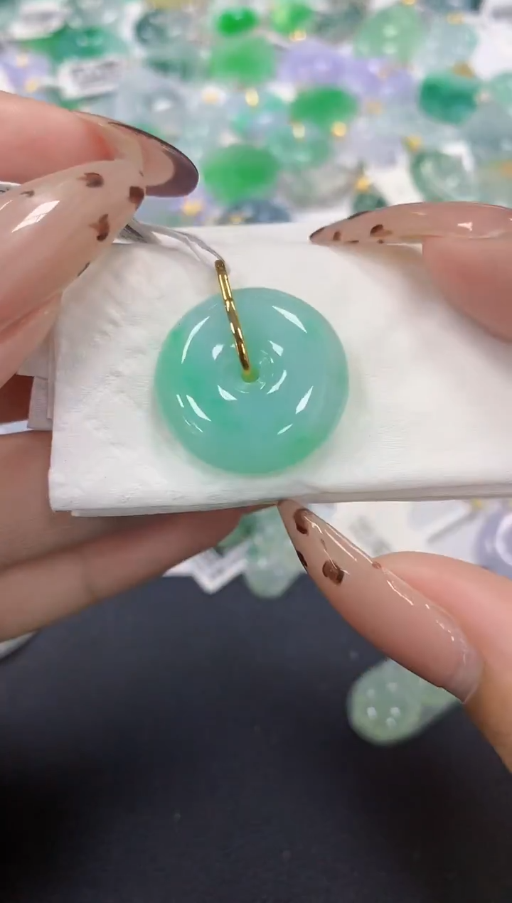 颈饰18K金镶嵌翡翠a货假一赔三支持复检百元上9元证书费自理