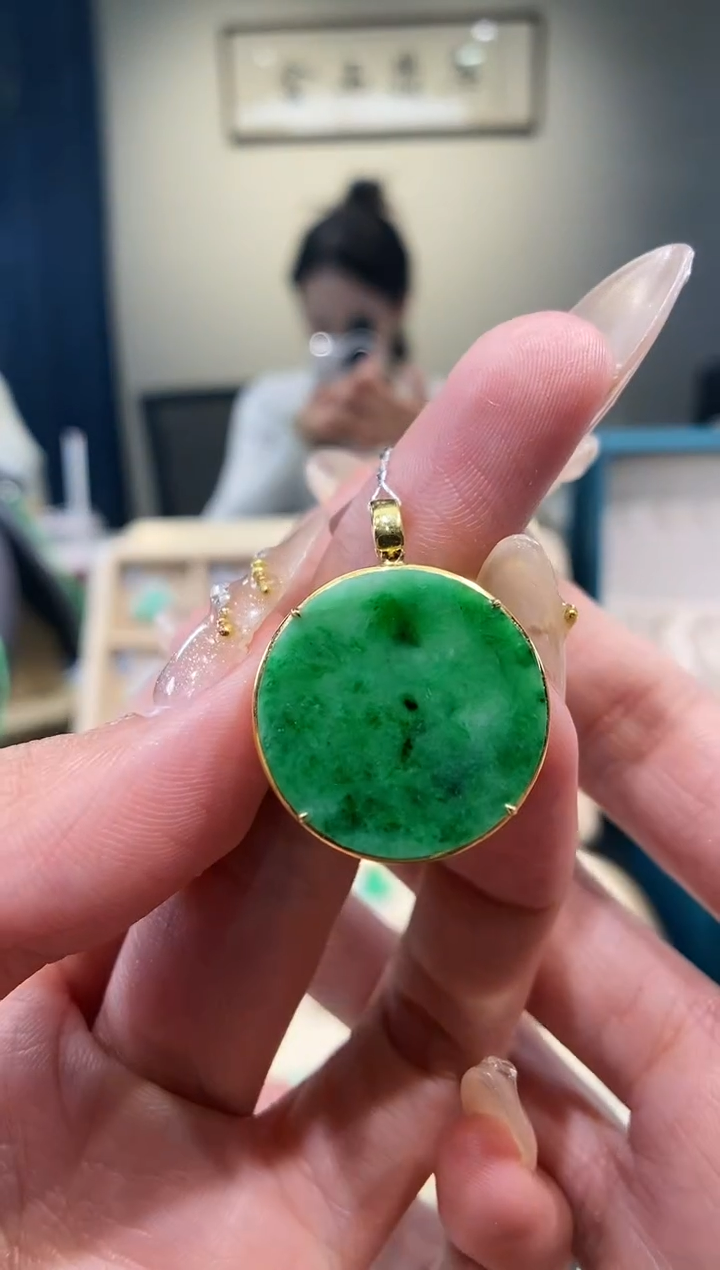 【闪购商品】翡翠颈饰18K金镶嵌无事牌