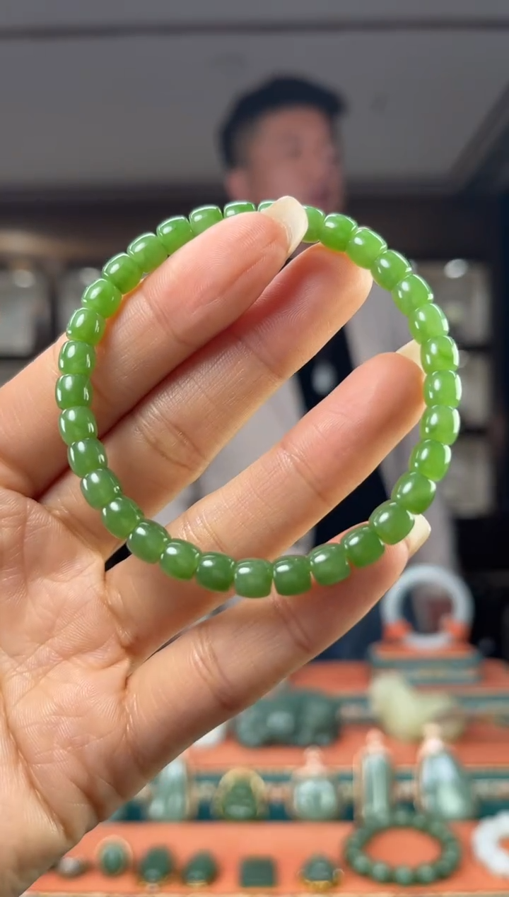 颈饰未镶嵌和田玉佩佩6mm左右