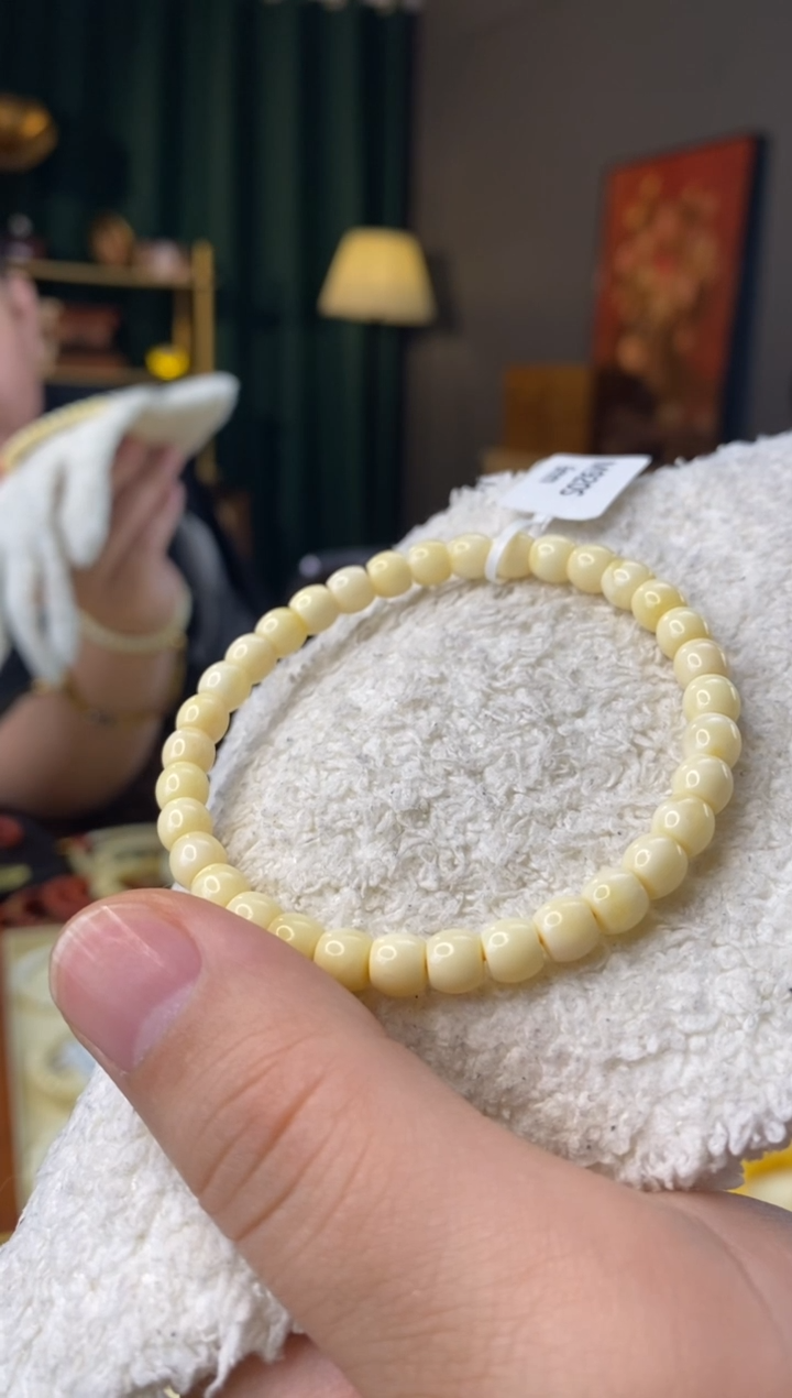 【闪购商品】蜜蜡手串未镶嵌6mm直切微瑕