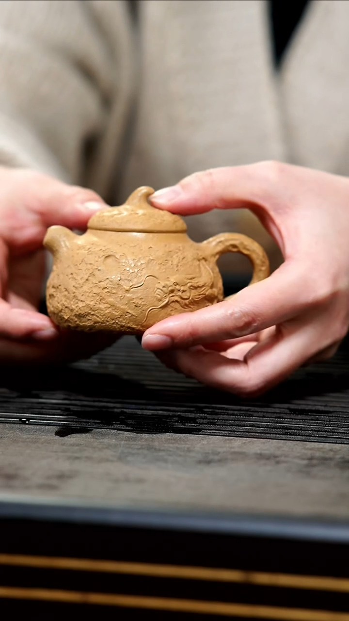 【闪购商品】紫砂茶壶28-半手黄金段隐龙茄瓜供春140cc