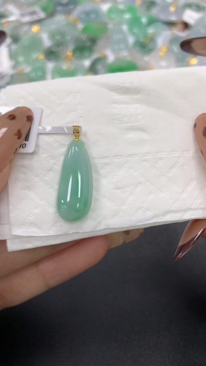 颈饰18K金镶嵌翡翠a货假一赔三支持复检百元上9元证书费自理