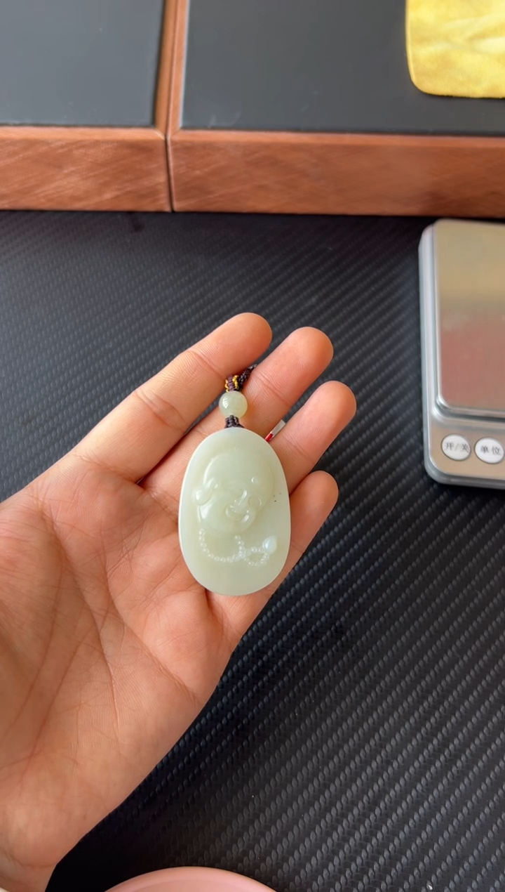 【闪购商品】和田玉吊坠(赠链)未镶嵌且末微色差近矿