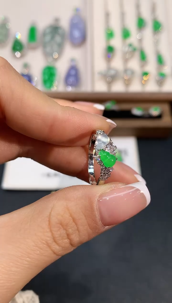 【闪购商品】翡翠18K金镶嵌戒指XBJ0528