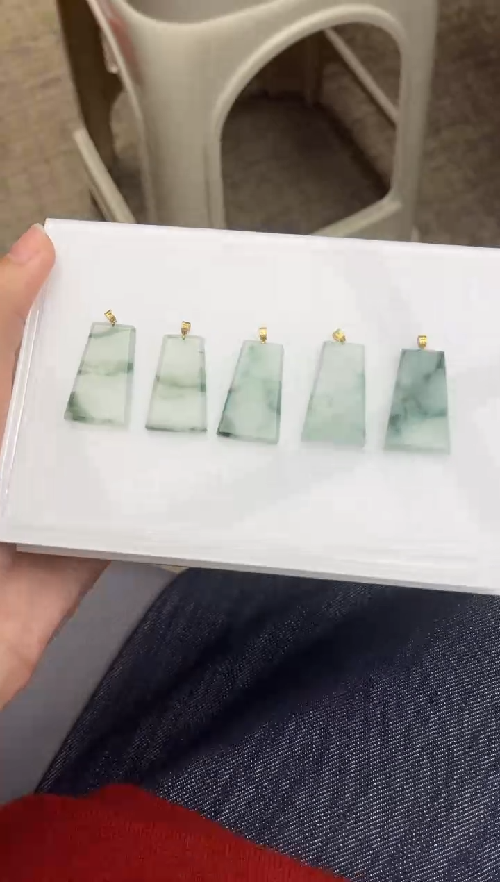 【闪购商品】翡翠颈饰18K金镶嵌A311多样性发一件/配绳子