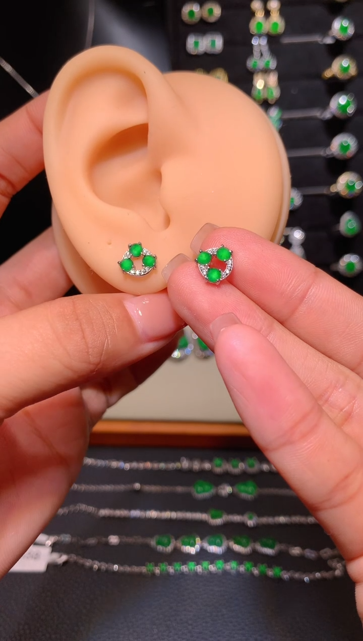 【闪购商品】翡翠耳饰银S925镶嵌耳钉