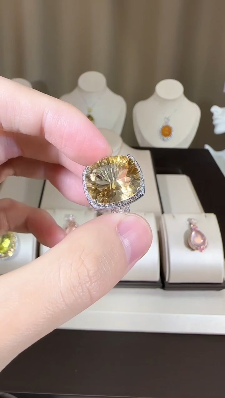 【闪购商品】黄晶戒指银S925镶嵌15*13mm