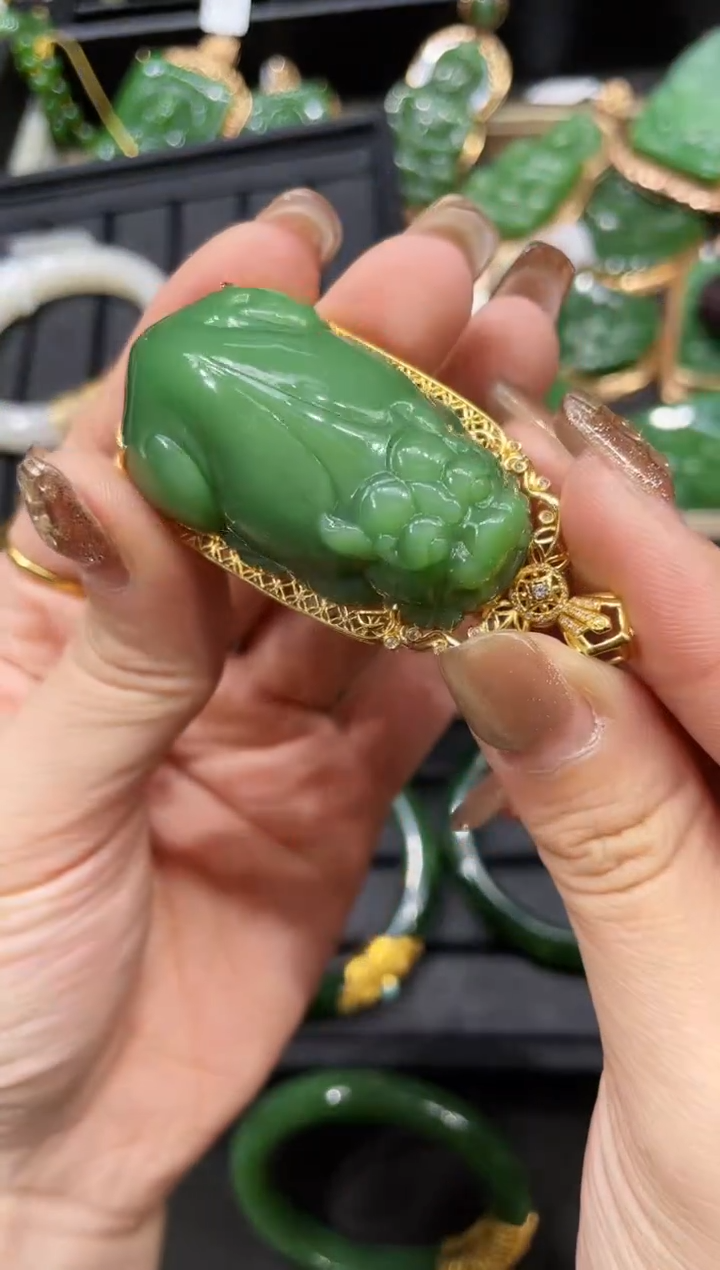 【闪购商品】和田玉吊坠18K金镶嵌多样性发一 