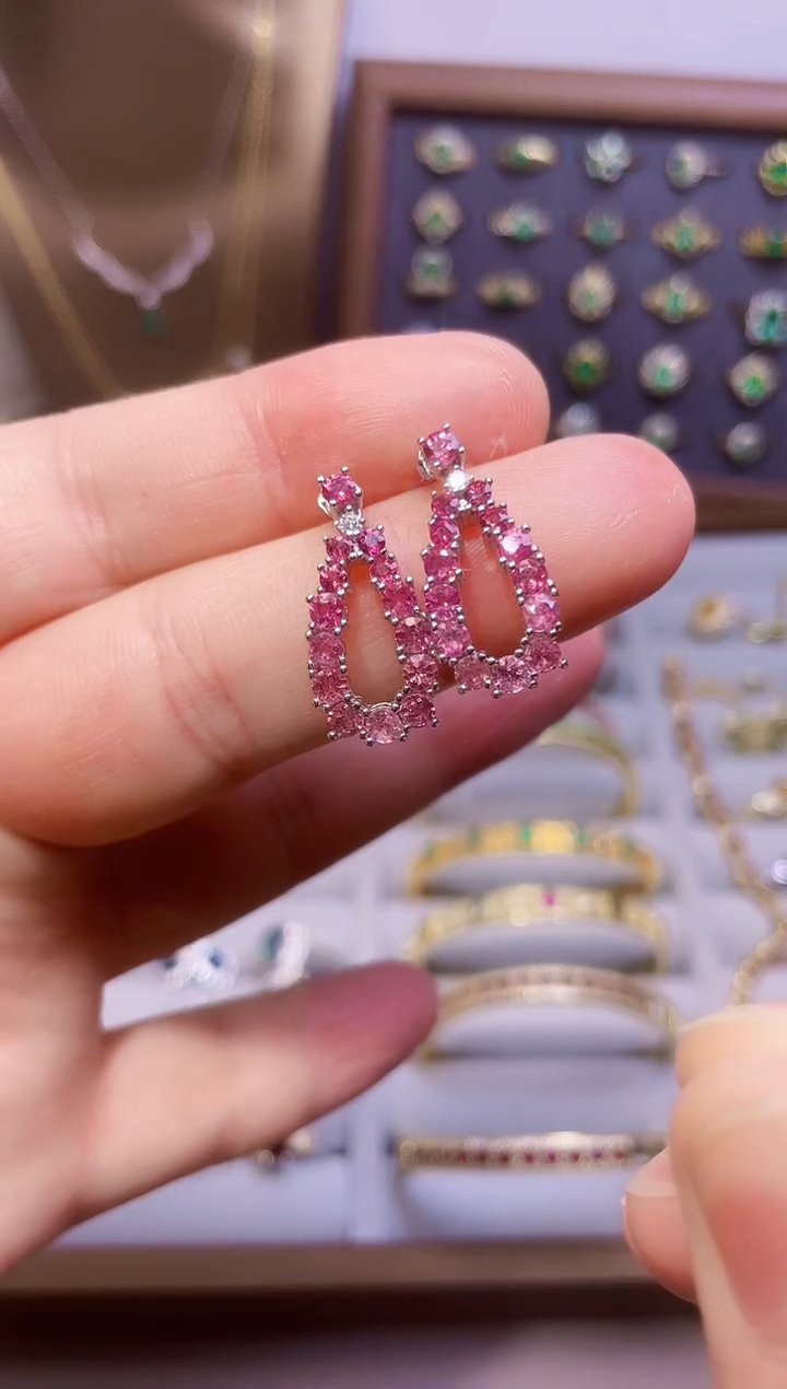 【闪购商品】碧玺耳钉银S925镶嵌一对