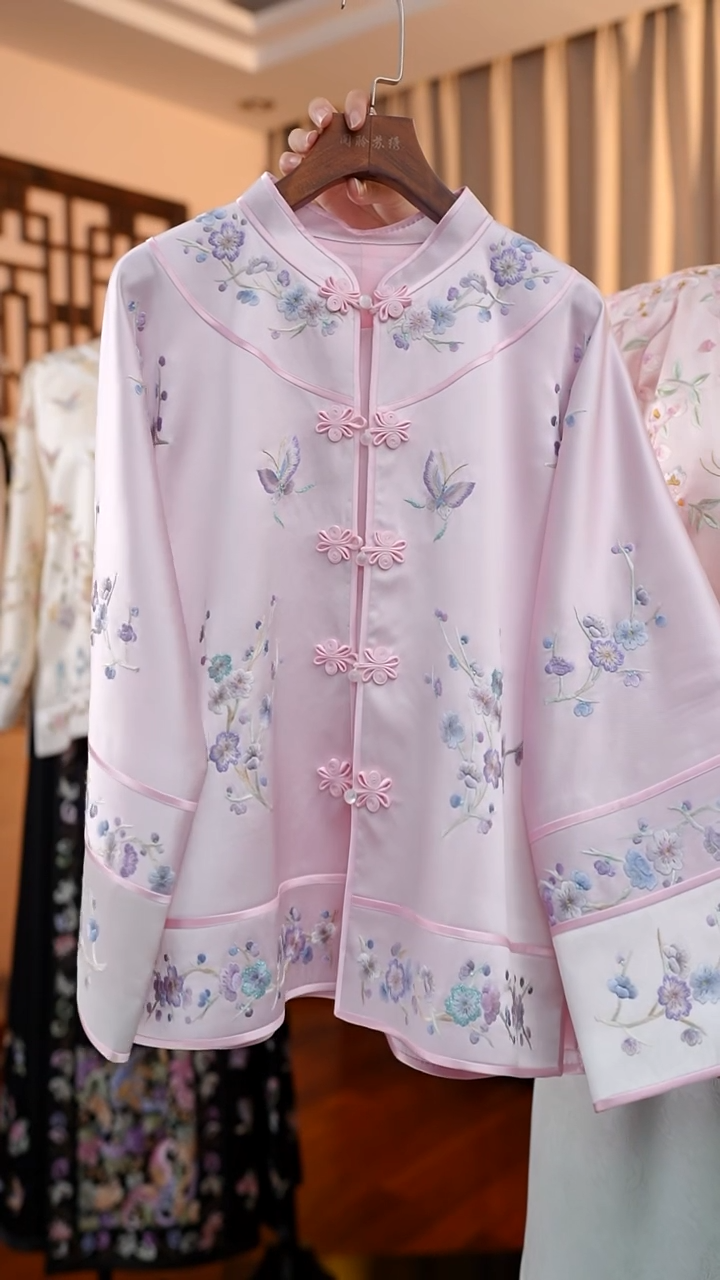 刺绣桑蚕丝非遗苏绣服饰