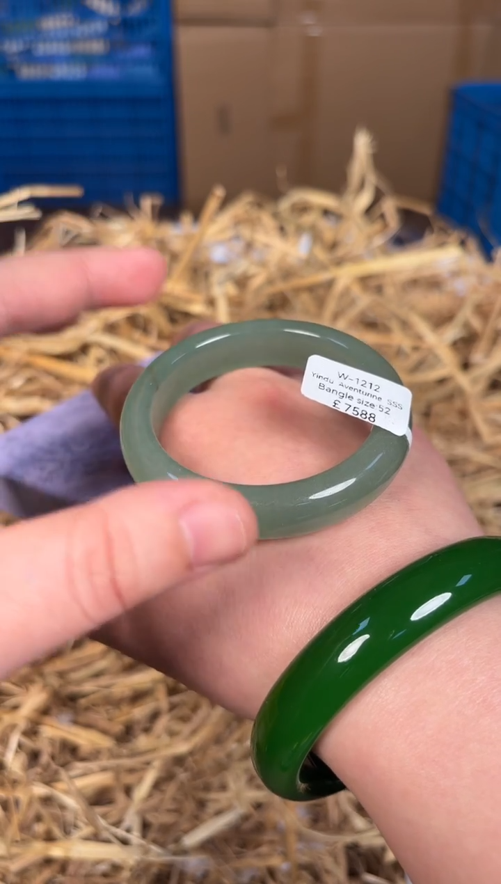 未镶嵌手镯石英质玉W1212