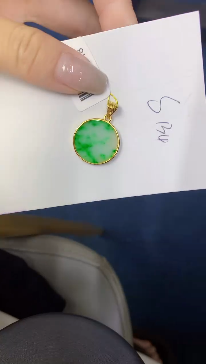 翡翠未镶嵌颈饰缅甸天然翡翠A货