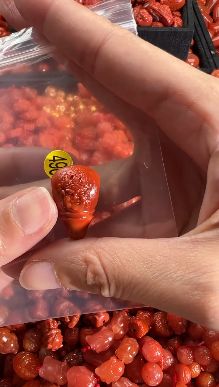 【闪购商品】南红玛瑙颈饰未镶嵌1