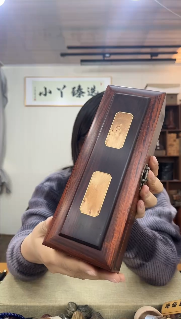 【闪购商品】木0427大红酸枝盒子木木