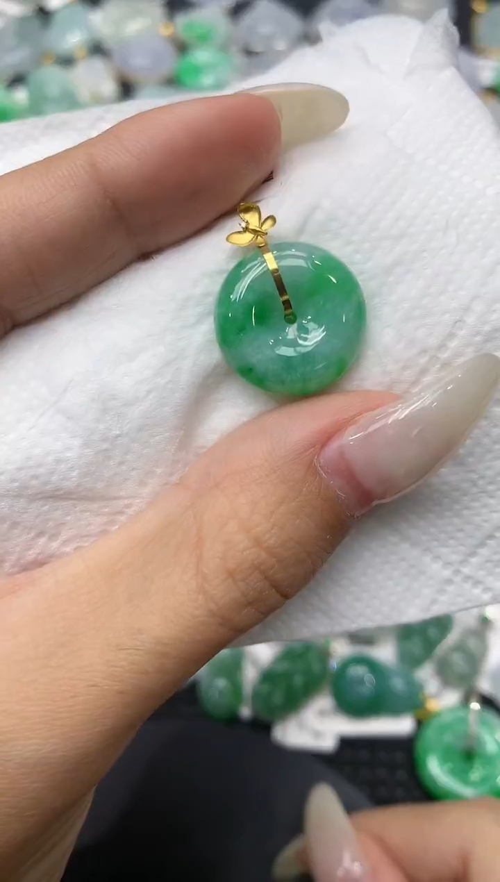 颈饰18K金镶嵌翡翠11111111111