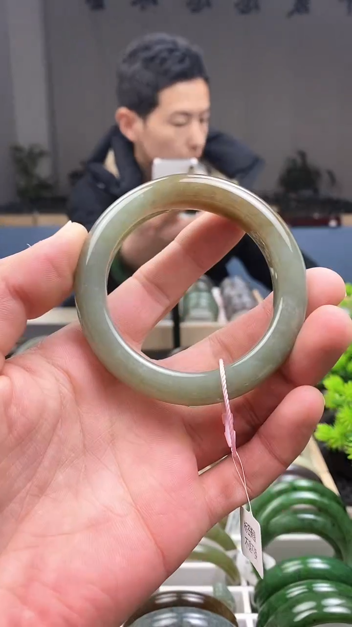【闪购商品】和田玉手镯未镶嵌55.6